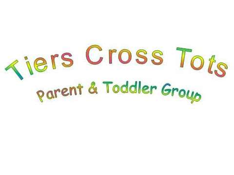 Tiers cross tots, parent and toddler group photo